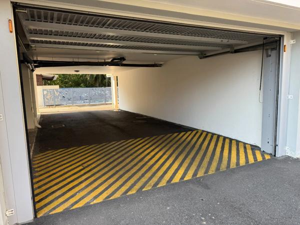 Coup de coeur pour ce splendide T2 de 81 M2 dont 52m2 habitable, à CAYENNE vue océan