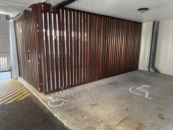 Coup de coeur pour ce splendide T2 de 81 M2 dont 52m2 habitable, à CAYENNE vue océan