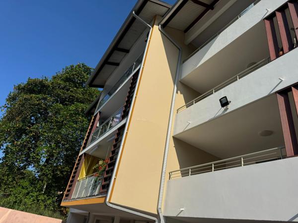 Coup de coeur pour ce splendide T2 de 81 M2 dont 52m2 habitable, à CAYENNE vue océan