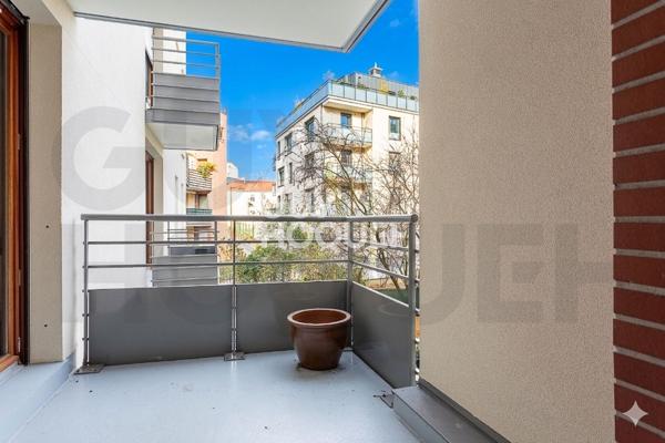 NEUILLY-SUR-MARNE · Appartement 3 pièces 66 m² · Double balcon. Parking Résidence récente