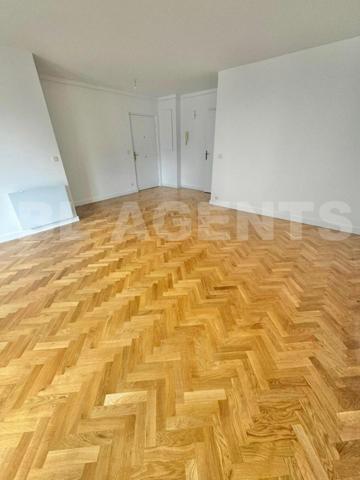 Montigny Village, Très beau T4 avec balcon et 2 box au calme