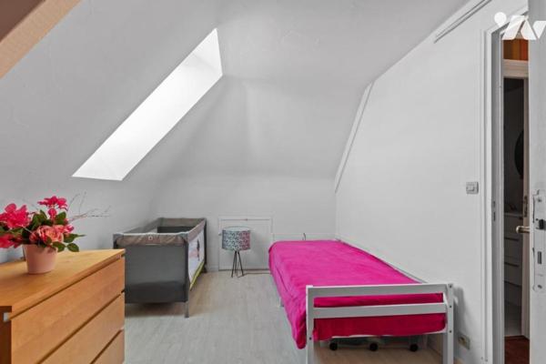 MAGNIFIQUE PAVILLON PIERRE DE TAILLE - COURTRY