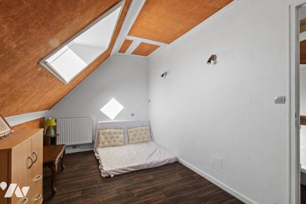 MAGNIFIQUE PAVILLON PIERRE DE TAILLE - COURTRY