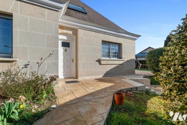 MAGNIFIQUE PAVILLON PIERRE DE TAILLE - COURTRY