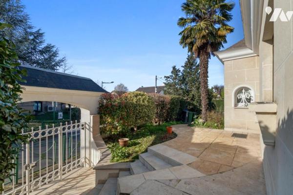 MAGNIFIQUE PAVILLON PIERRE DE TAILLE - COURTRY