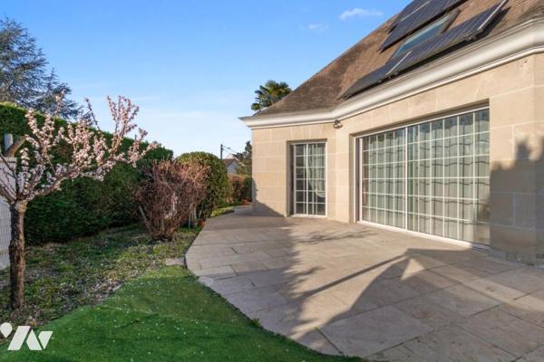 MAGNIFIQUE PAVILLON PIERRE DE TAILLE - COURTRY