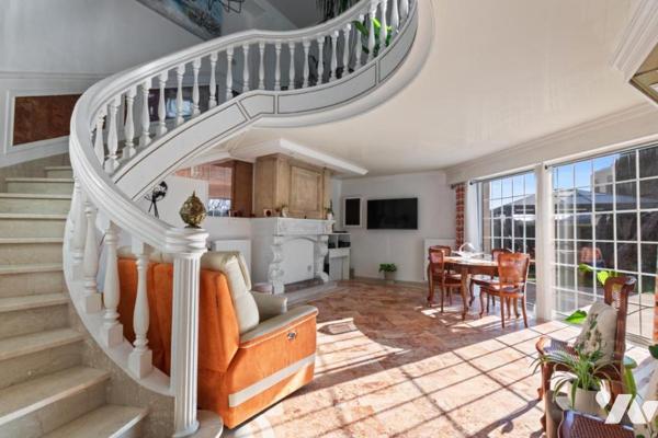 MAGNIFIQUE PAVILLON PIERRE DE TAILLE - COURTRY