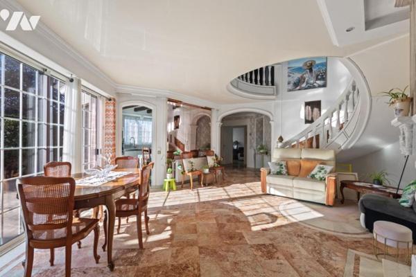 MAGNIFIQUE PAVILLON PIERRE DE TAILLE - COURTRY