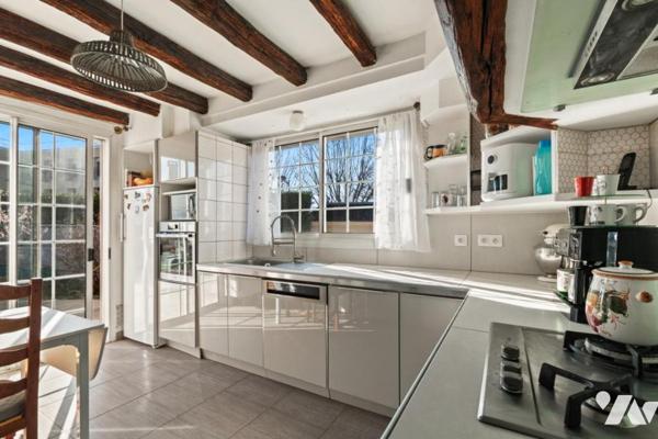 MAGNIFIQUE PAVILLON PIERRE DE TAILLE - COURTRY