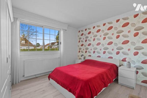 MAGNIFIQUE PAVILLON PIERRE DE TAILLE - COURTRY