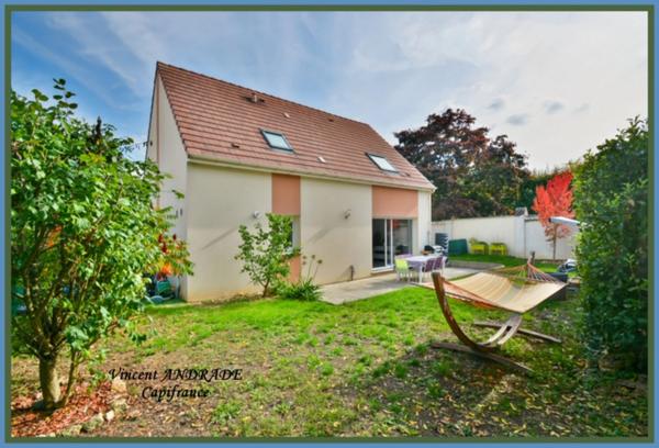 Maison récente 100 m² à Nandy – 3 chambres, garage et jardin proche Carré Sénart