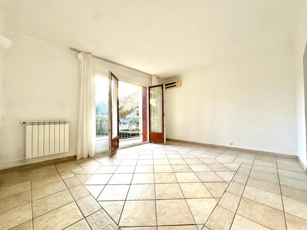 Saint-Raphaël-proche mairie annexe-Appartement 2 chambres 92m2