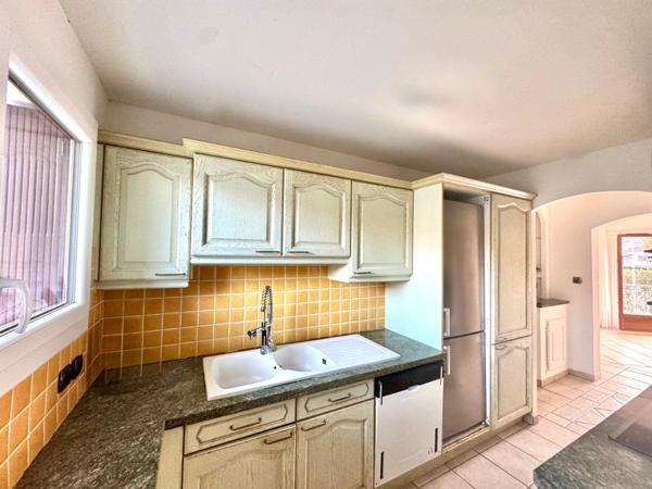 Saint-Raphaël-proche mairie annexe-Appartement 2 chambres 92m2