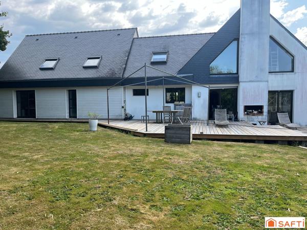 Maison contemporaine de plud de 250m2 avec piscine