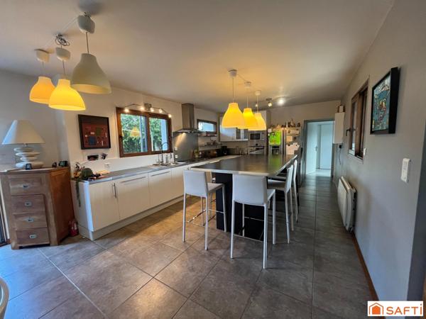 Maison contemporaine de plud de 250m2 avec piscine