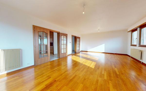 Maison à louer    6 pièces • 200 m2 Gueberschwihr