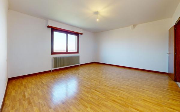 Maison à louer    6 pièces • 200 m2 Gueberschwihr