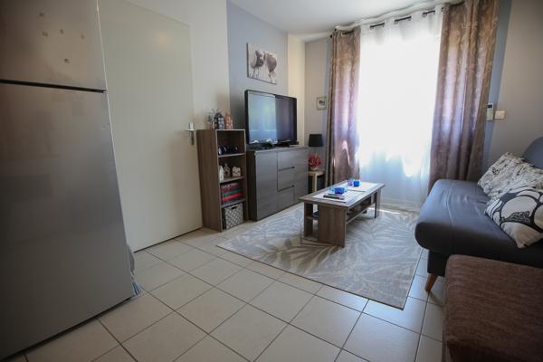Appartement
         2 pièces
        - 38 m² 147 000 € *