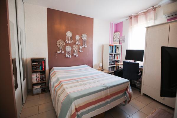 Appartement
         2 pièces
        - 38 m² 147 000 € *
