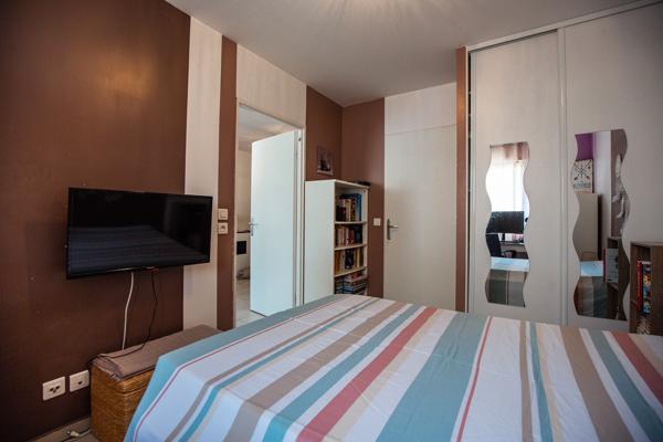 Appartement
         2 pièces
        - 38 m² 147 000 € *