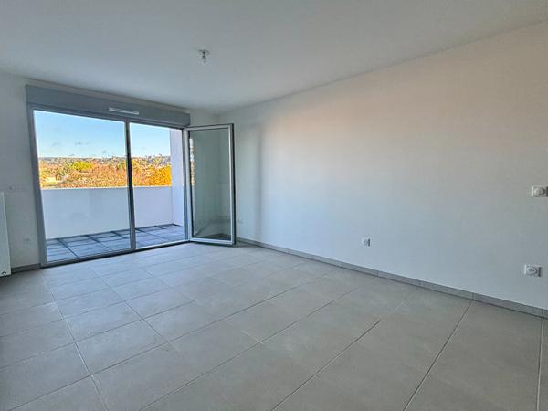 Appartement T2 de 43m² avec terrasse et place privative de stationnement