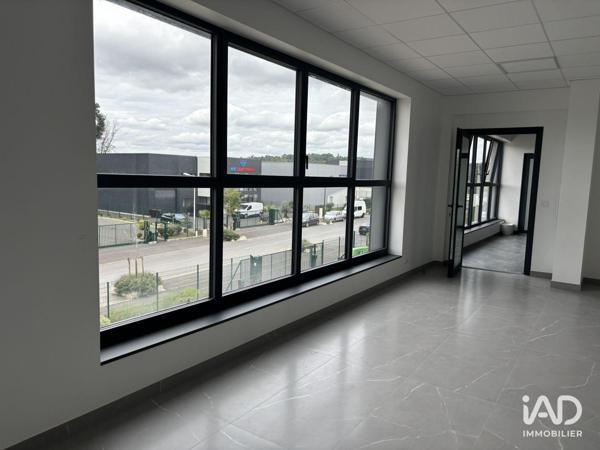 Location local d’activité 100 m² Courtry