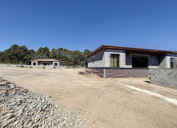 Maison à vendre    5 pièces •  Lecci