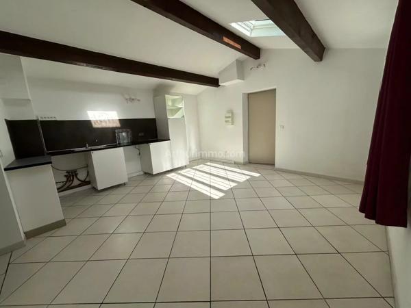 Location                                                      Appartement
                        
                     4 pièces                      69 m2                     à Aubagne