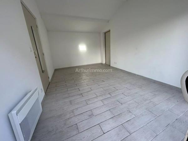 Location                                                      Appartement
                        
                     4 pièces                      69 m2                     à Aubagne