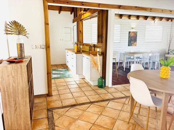 LE MOULE MAGNIFIQUE VILLA MEUBLEE 3 CHAMBRES PISCINE VUE MER