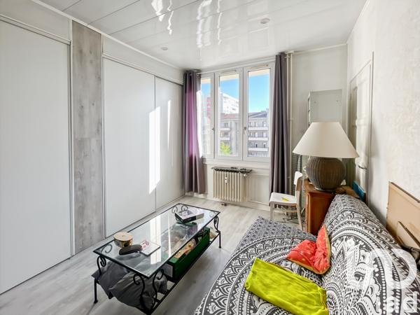 Appartement à vendre 3 pièces 69 m² Saint-Jean-Bonnefonds