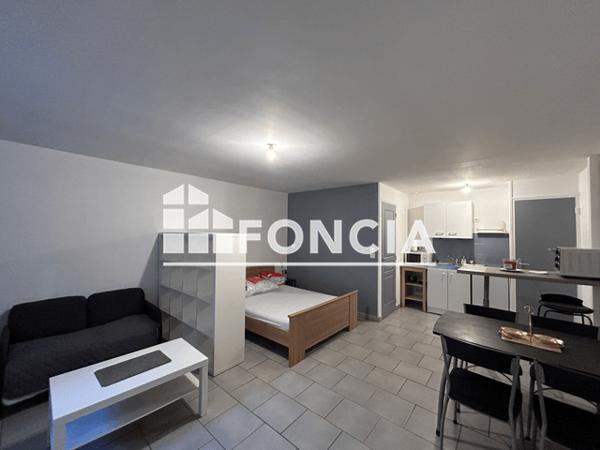 Location Studio meublé 32.08 m² - 5 RUE JEAN BAPTISTE CLEMENT Charleville Mezieres 08000