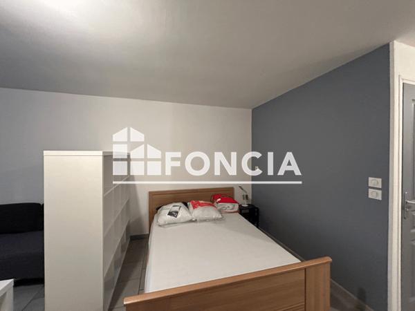 Location Studio meublé 32.08 m² - 5 RUE JEAN BAPTISTE CLEMENT Charleville Mezieres 08000