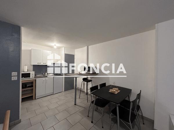 Location Studio meublé 32.08 m² - 5 RUE JEAN BAPTISTE CLEMENT Charleville Mezieres 08000