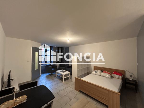 Location Studio meublé 32.08 m² - 5 RUE JEAN BAPTISTE CLEMENT Charleville Mezieres 08000