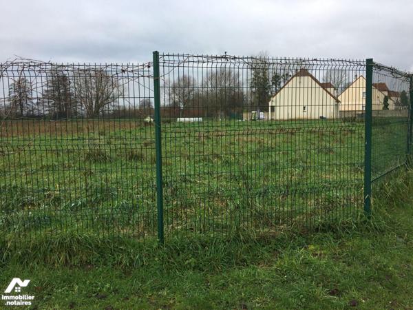 A vendre à CRECY SUR SERRE, terrain à bâtir sur parcelle d'une superficie totale de 4221m², dis...