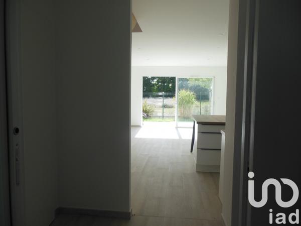 House for sale 4 rooms 92 m² Médis