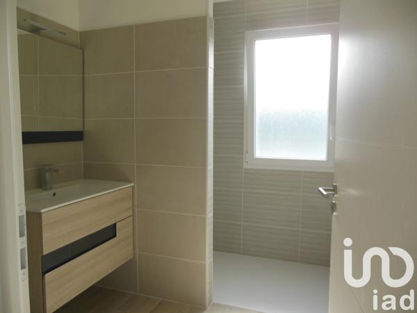 House for sale 4 rooms 92 m² Médis