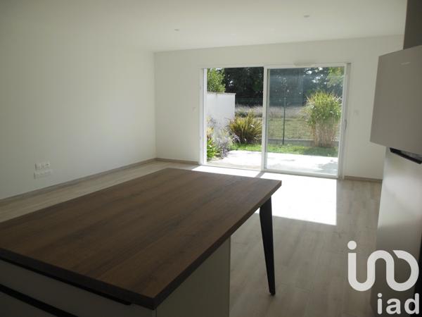 House for sale 4 rooms 92 m² Médis