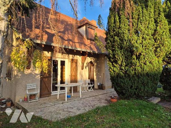 PESMES, pavillon sur sous-sol sur 969 m² de terrain