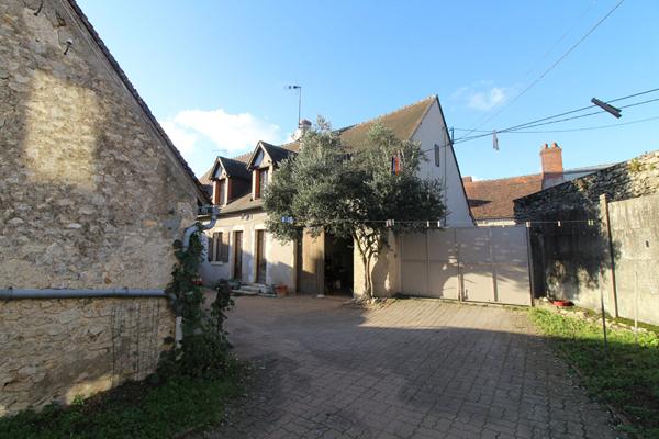 ENSEMBLE IMMOBILIER 180 m² VILLEBAROU