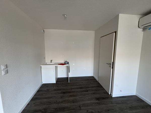 Appartement à louer 679 € CC Béziers 2 p 46 m² DPE