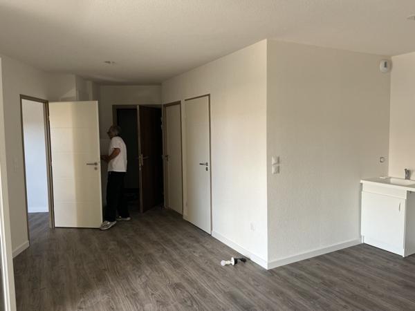 Appartement à louer 679 € CC Béziers 2 p 46 m² DPE
