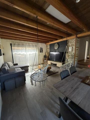 Maison Limousin en pierre avec sa grange attenante sur un terrain bien entretenu de 2600m2
