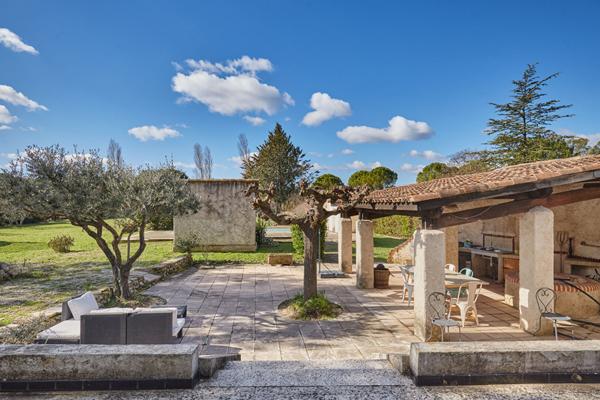 Maison Saint Cannat 4 pièces 125 m2 + dépendance 47m² + piscine