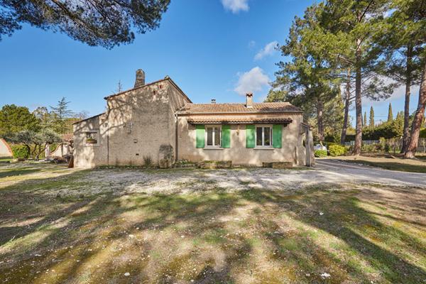 Maison Saint Cannat 4 pièces 125 m2 + dépendance 47m² + piscine