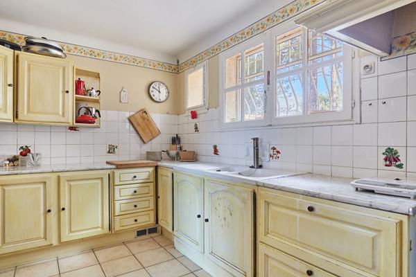 Maison Saint Cannat 4 pièces 125 m2 + dépendance 47m² + piscine