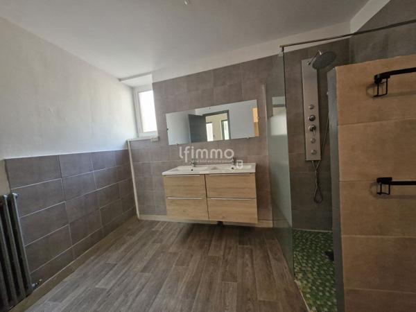 Maison de ville avec remise