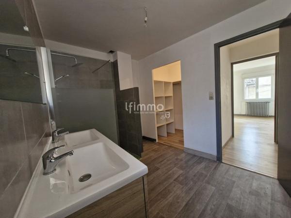 Maison de ville avec remise