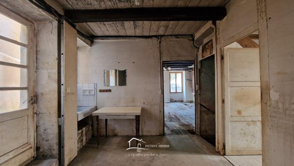 Maison ancienne à rénover entièrement – Beau potentiel d'aménagement Curzay-sur-Vonne (86600)